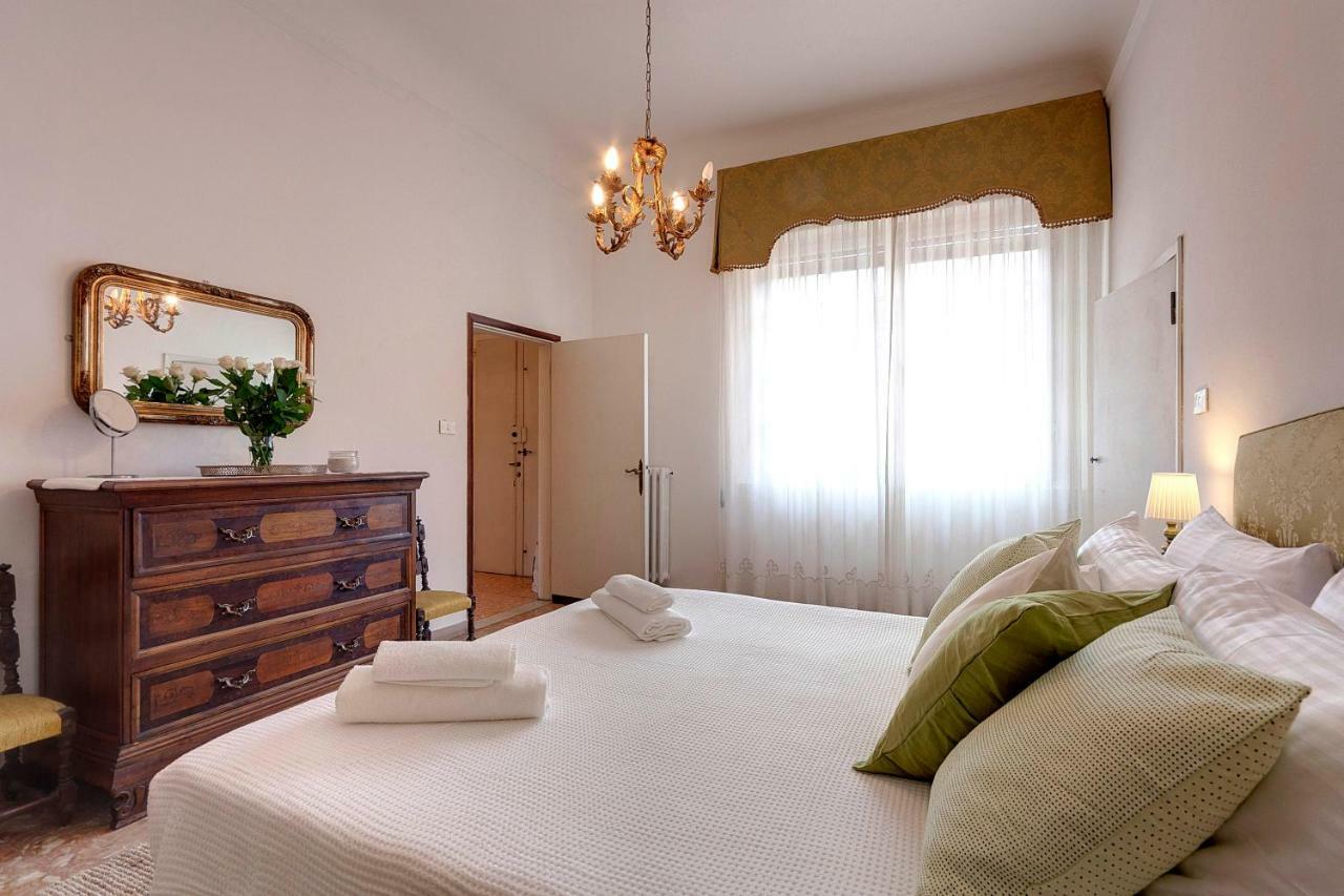 Historical Apartment Spectacular Arno View With Balcony From 12 Th Century. Florencie Exteriér fotografie
