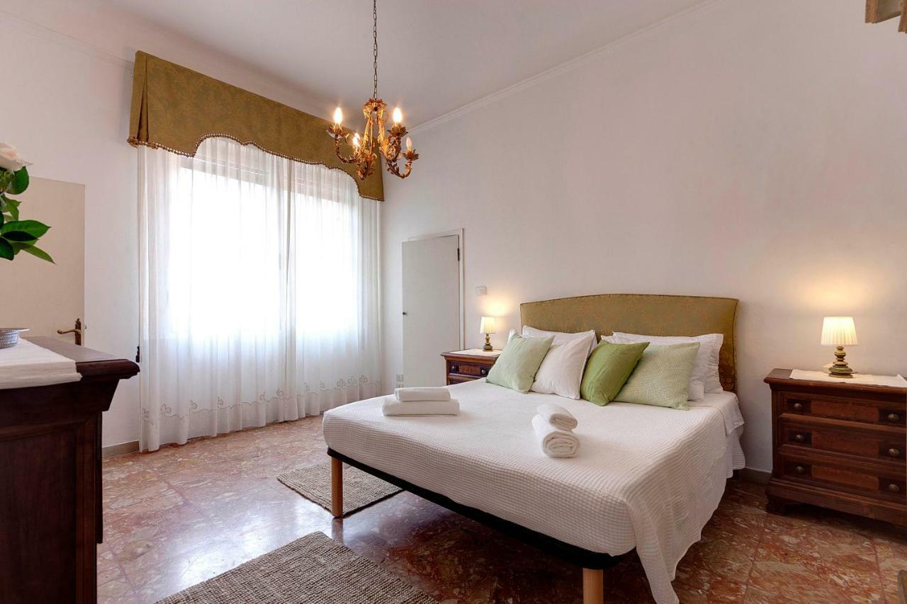 Historical Apartment Spectacular Arno View With Balcony From 12 Th Century. Florencie Exteriér fotografie