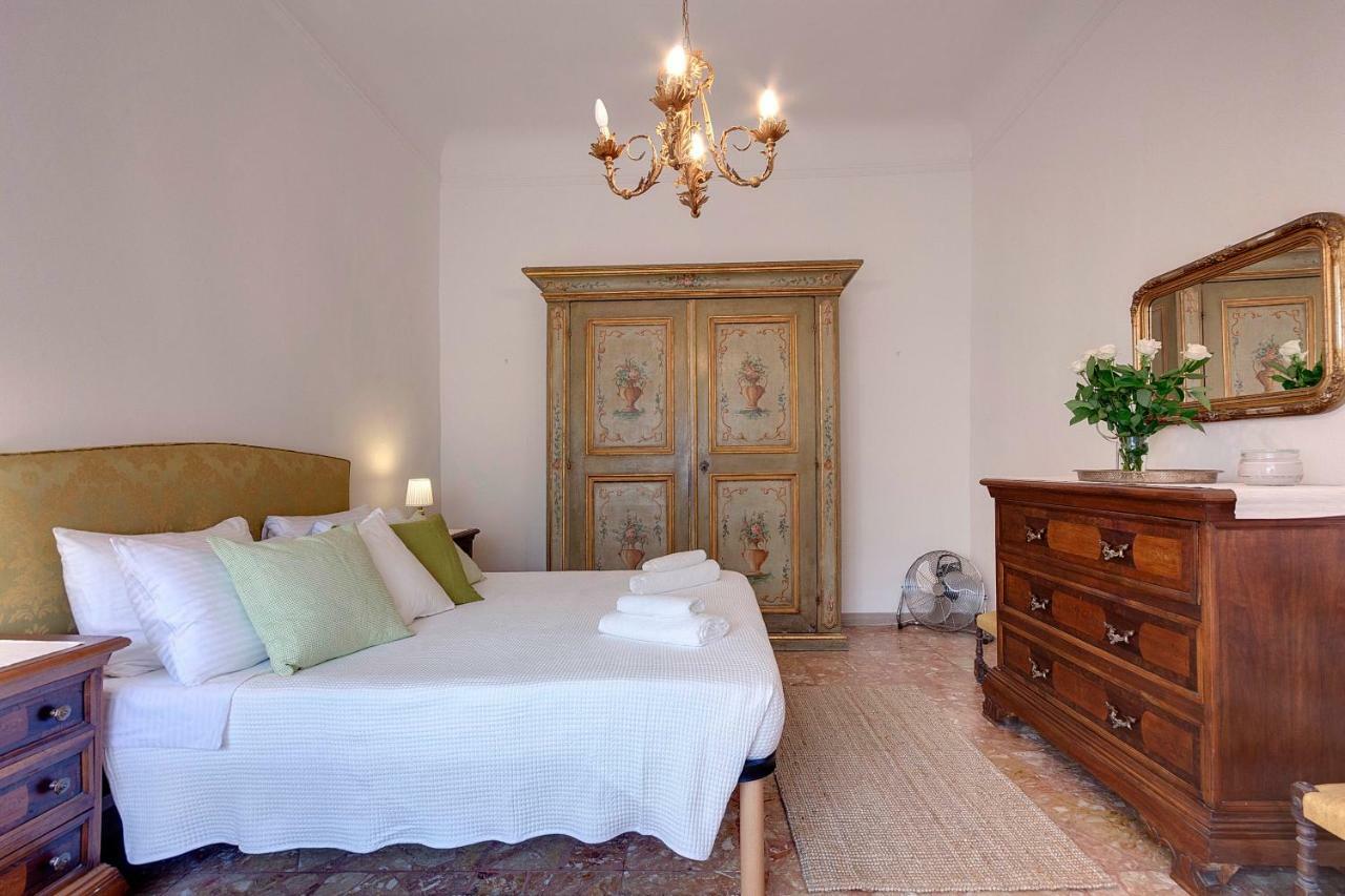 Historical Apartment Spectacular Arno View With Balcony From 12 Th Century. Florencie Exteriér fotografie