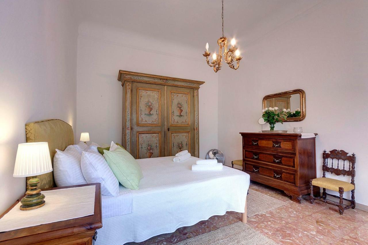 Historical Apartment Spectacular Arno View With Balcony From 12 Th Century. Florencie Exteriér fotografie