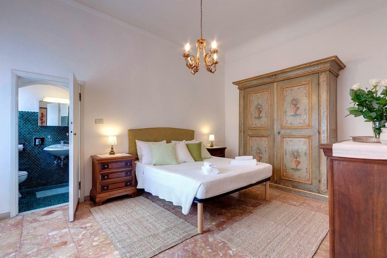 Historical Apartment Spectacular Arno View With Balcony From 12 Th Century. Florencie Exteriér fotografie